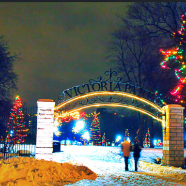 Vic Park (576 x 384 px) Photo of Victoria Park entrance with Christmas lights