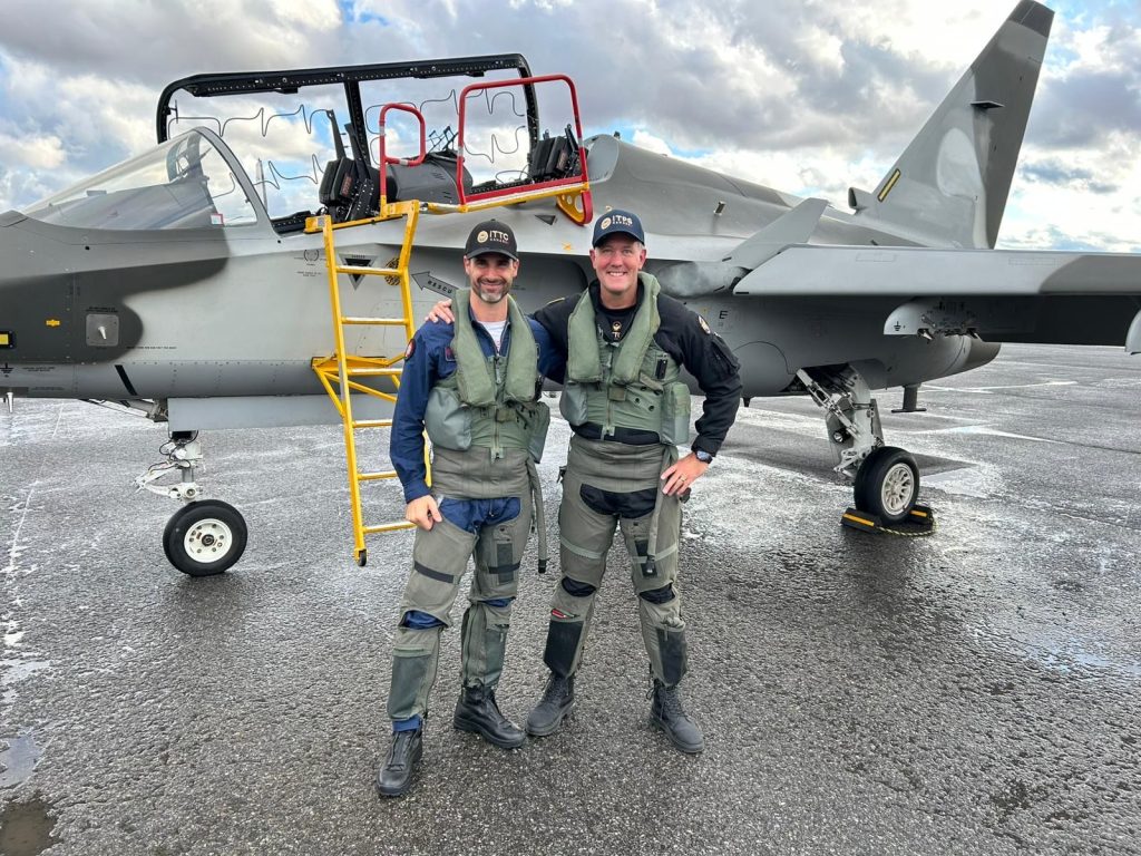 1779809224465 Dave Lohse and Leonardo pilot in front of Leonardo Aeronautics M-346 Block 20 AJT