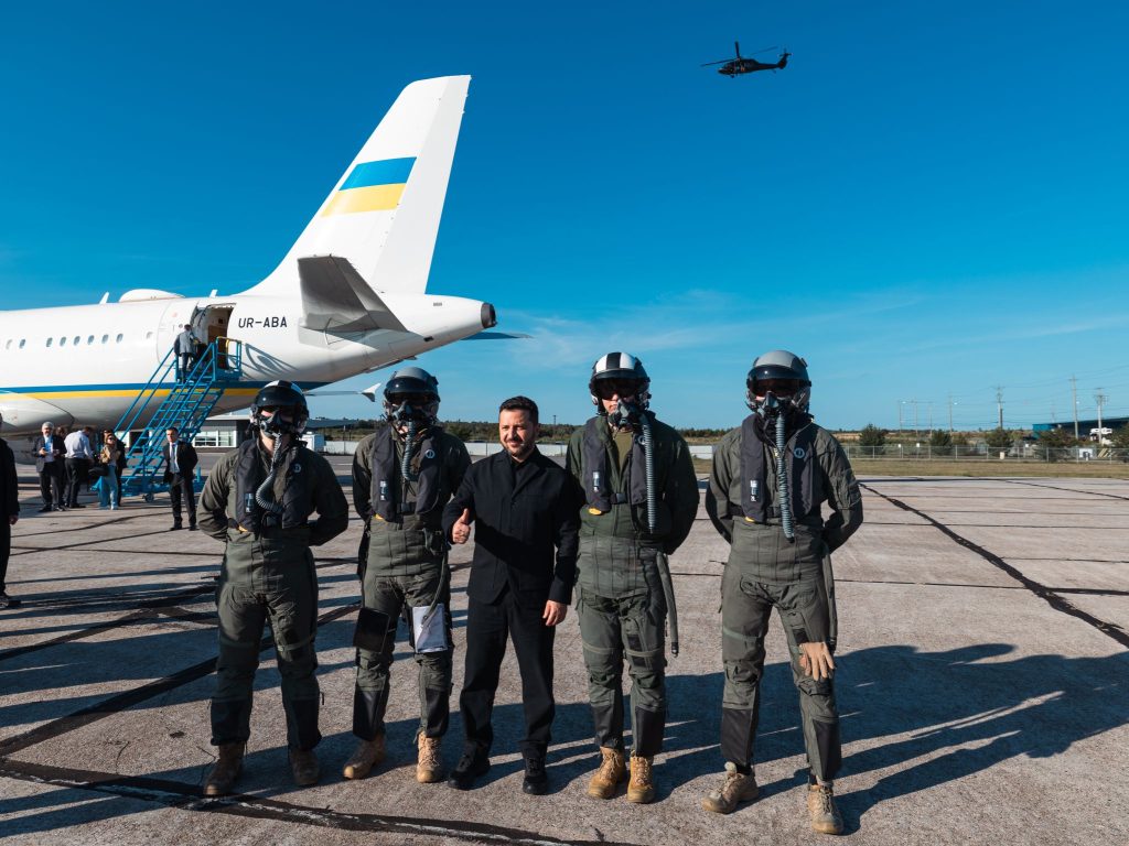1789328119955 President Volodymyr Zelenskyy with ITTC Ukraine students